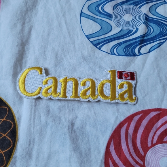 Canada iron on patches - Picture 1 of 8